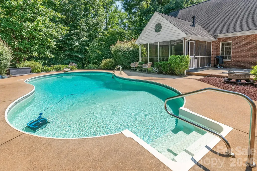 1006 Strawberry Lane Gastonia NC 28054