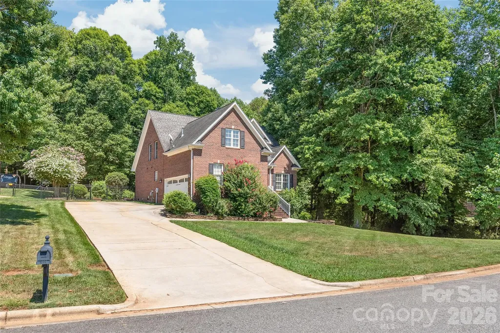 1006 Strawberry Lane Gastonia NC 28054