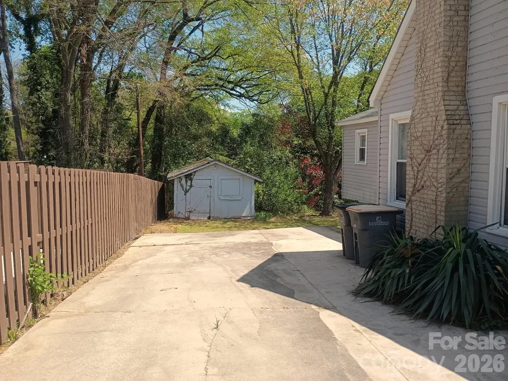 707 Oakshade Avenue Kannapolis NC 28083
