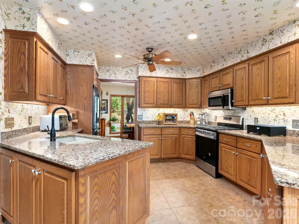 37 Hamilton Drive Hendersonville NC 28739