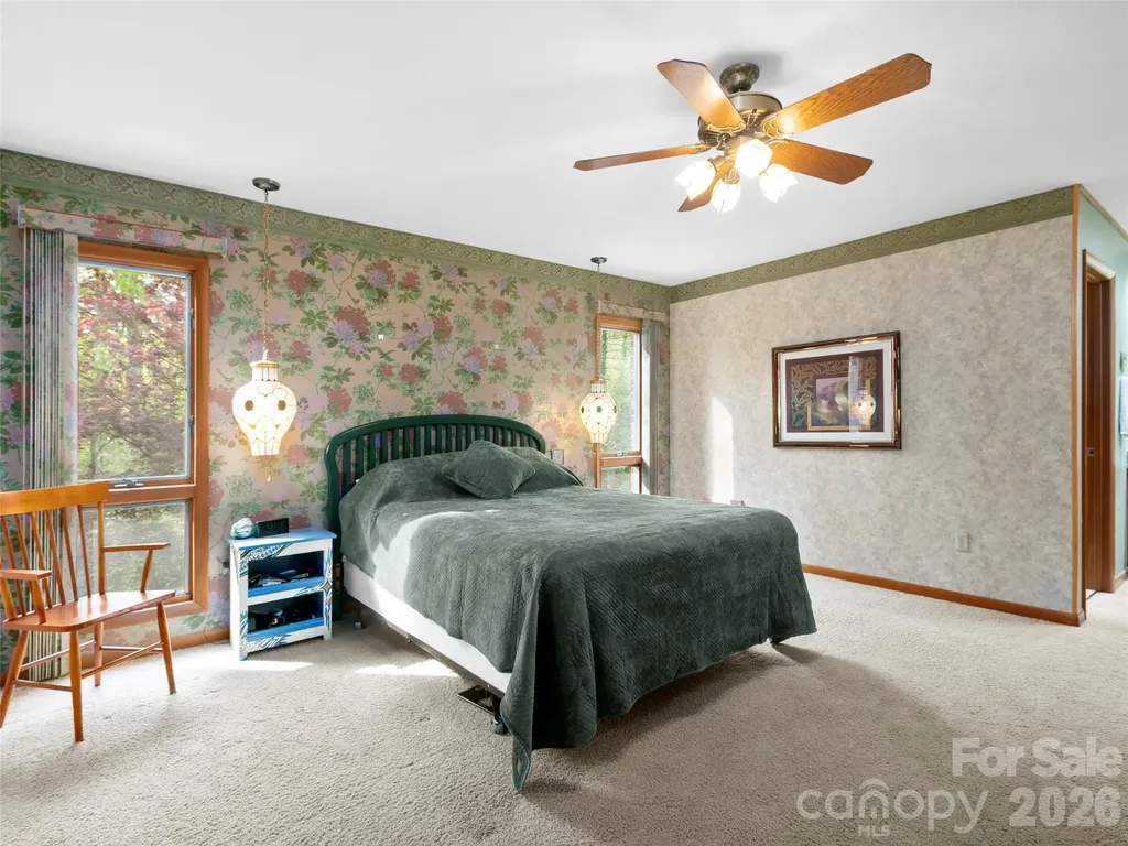 37 Hamilton Drive Hendersonville NC 28739