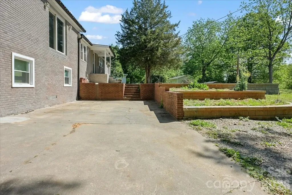 34438 Springdale Drive New London NC 28127
