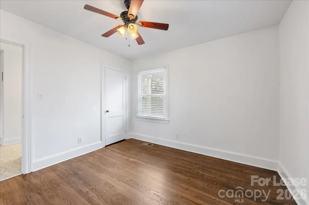 5711 Oak Drive Charlotte NC 28216