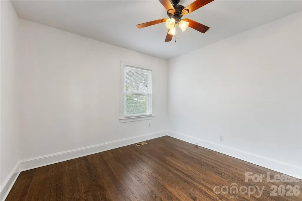 5711 Oak Drive Charlotte NC 28216