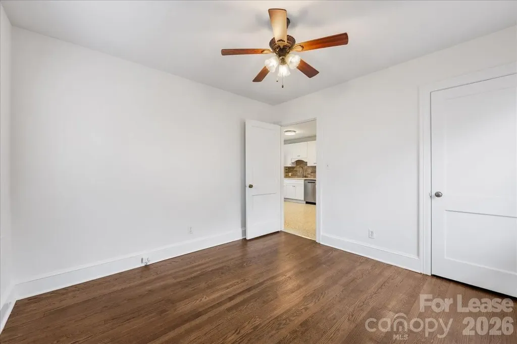 5711 Oak Drive Charlotte NC 28216