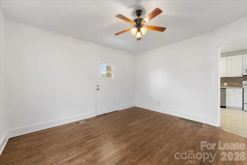 5711 Oak Drive Charlotte NC 28216