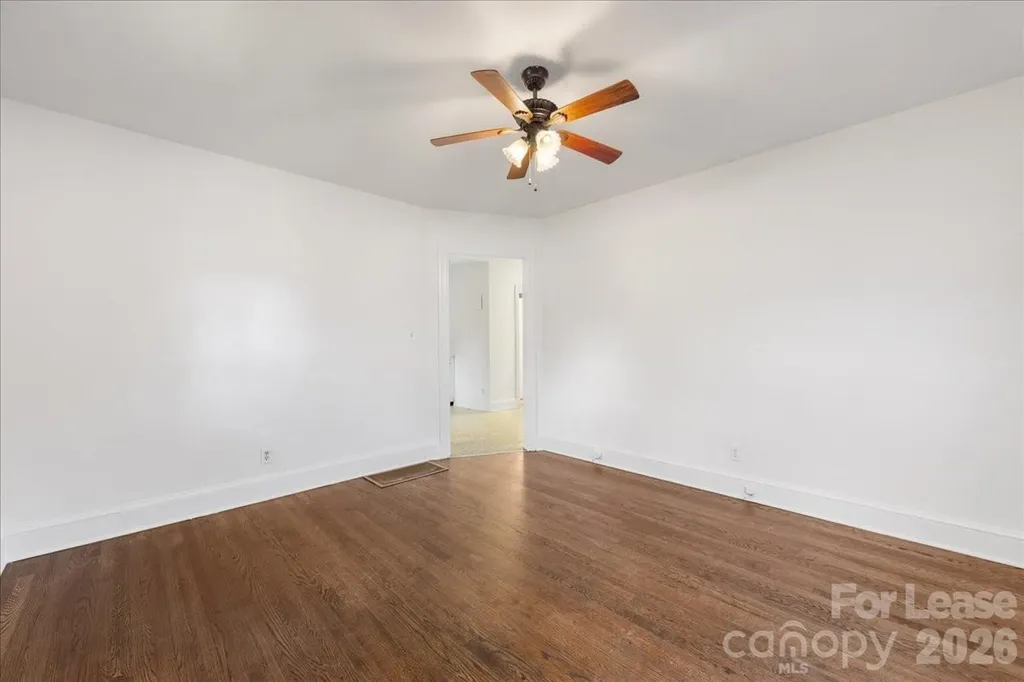 5711 Oak Drive Charlotte NC 28216