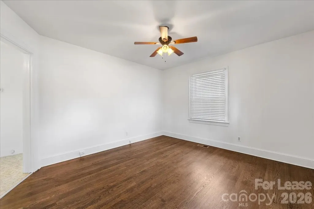 5711 Oak Drive Charlotte NC 28216