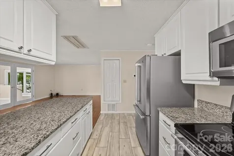 330 Hillview Drive Lexington NC 27292