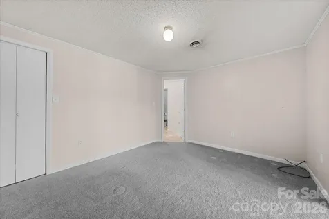 330 Hillview Drive Lexington NC 27292
