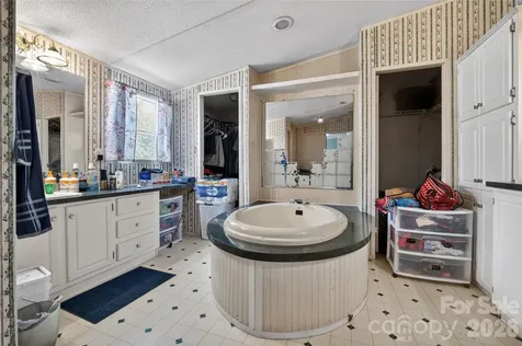 3995 Old Catawba Road Claremont NC 28610