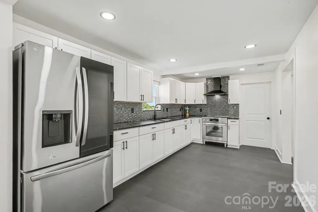 6 E Sunrise Avenue Thomasville NC 27360