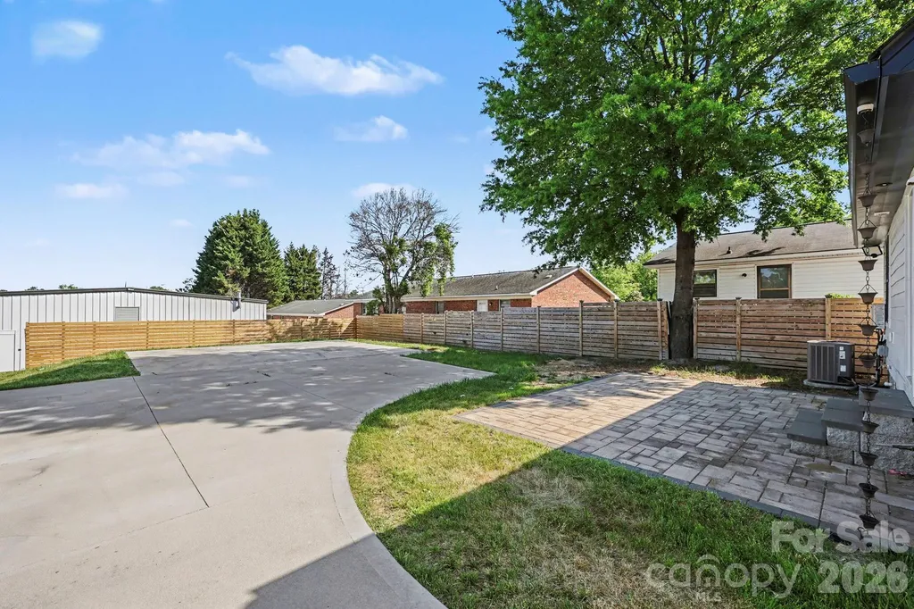 6 E Sunrise Avenue Thomasville NC 27360