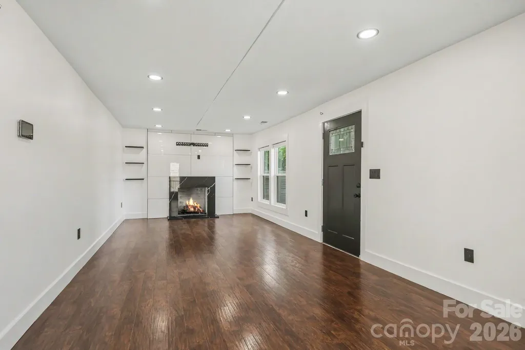 6 E Sunrise Avenue Thomasville NC 27360