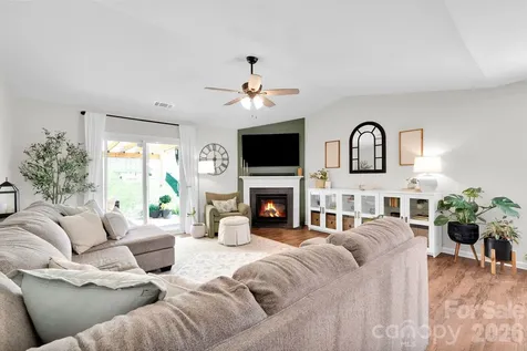 2006 Greenbrook Trail Dallas NC 28034