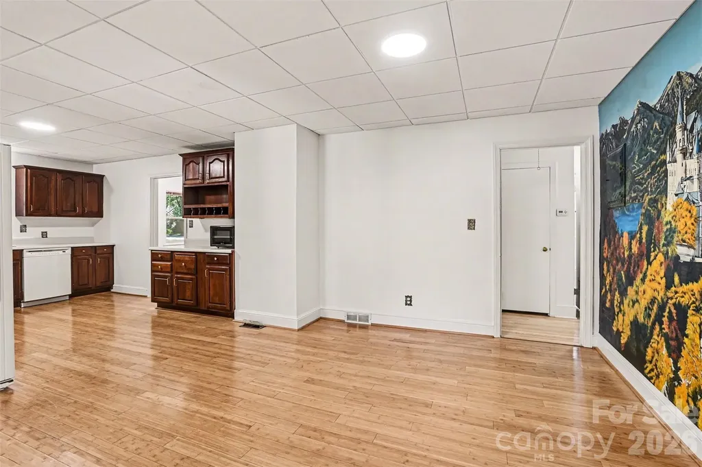 955 Hickory Nut Street Charlotte NC 28205