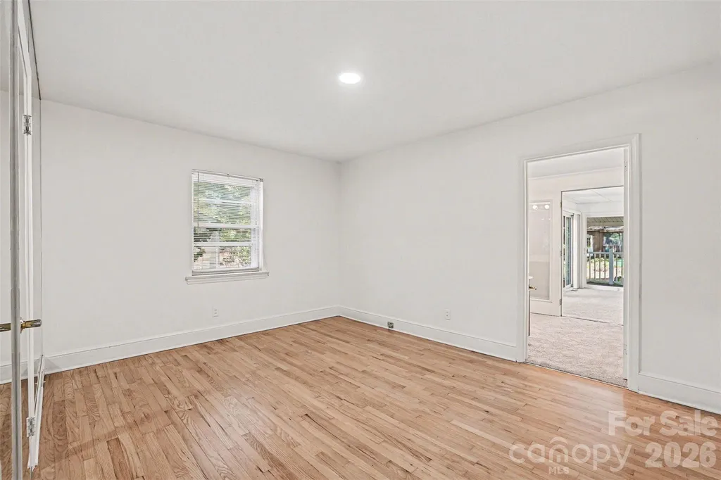 955 Hickory Nut Street Charlotte NC 28205