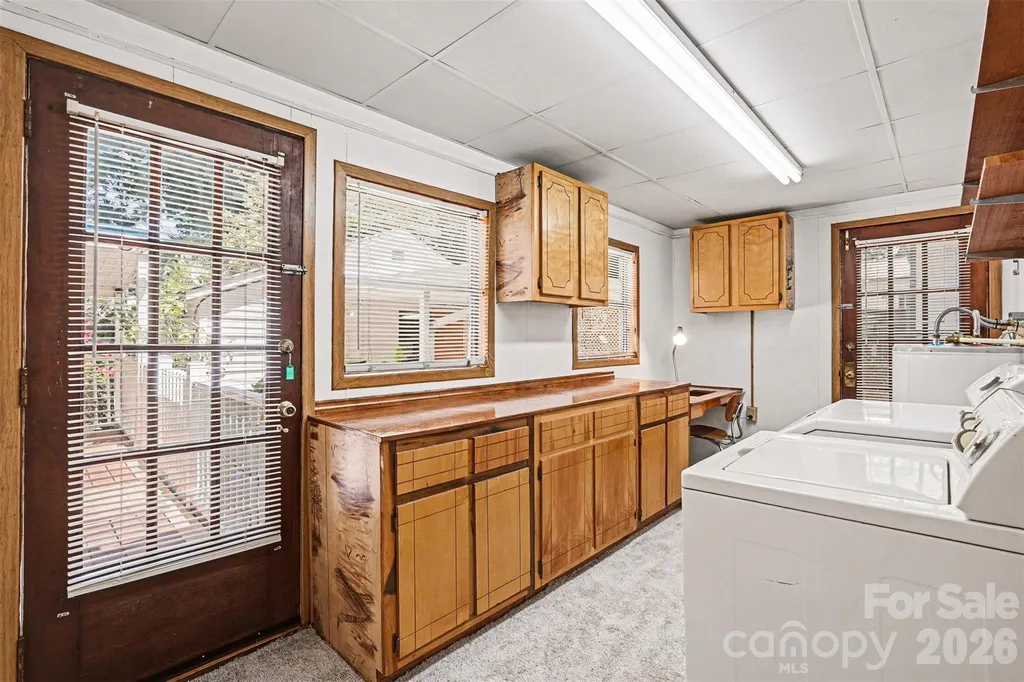 955 Hickory Nut Street Charlotte NC 28205