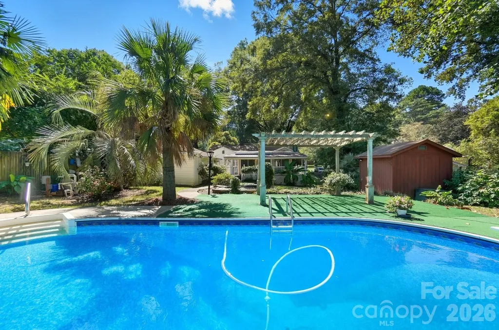 955 Hickory Nut Street Charlotte NC 28205