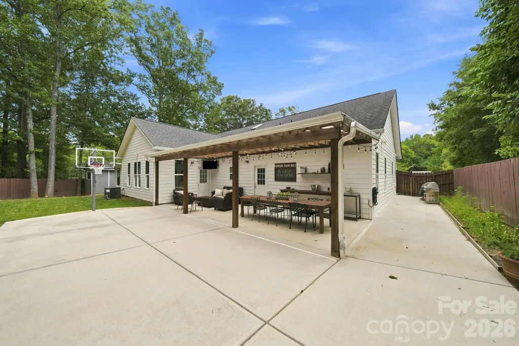 4515 Lindsay Lane Matthews NC 28105