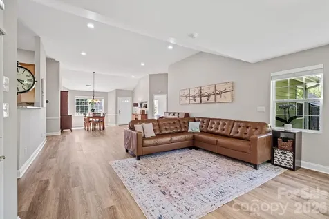 82 Grove End Road Fletcher NC 28732