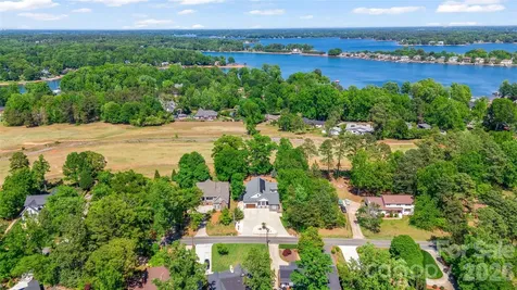 2917 Lake Shore Road S Denver NC 28037