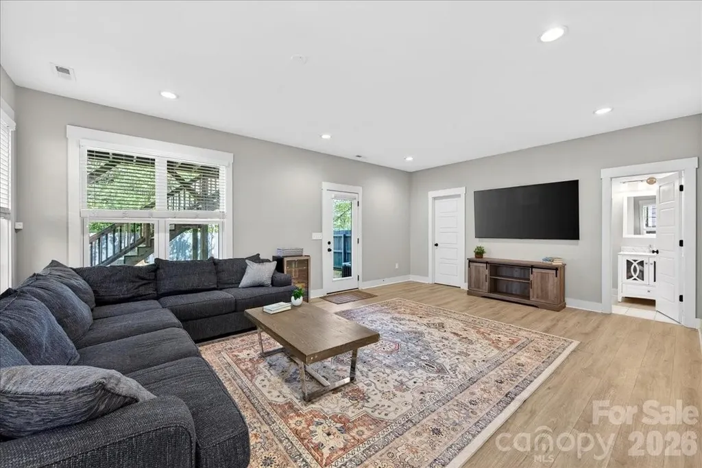1413 Lomax Avenue Charlotte NC 28211