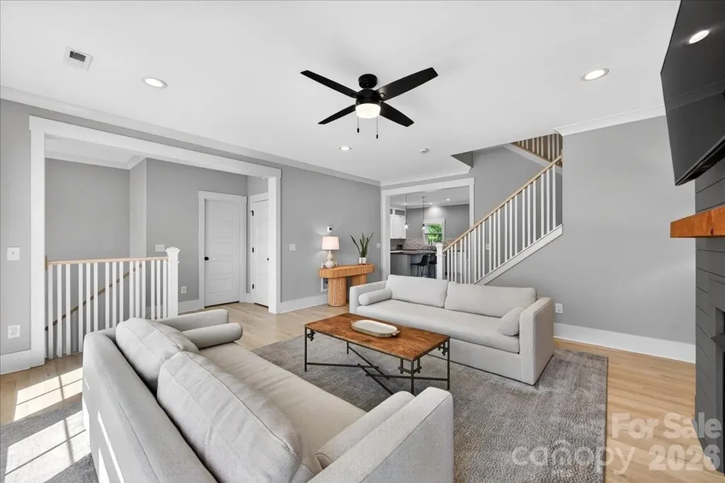 1413 Lomax Avenue Charlotte NC 28211