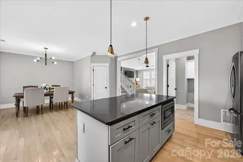 1413 Lomax Avenue Charlotte NC 28211