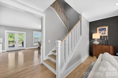 1413 Lomax Avenue Charlotte NC 28211