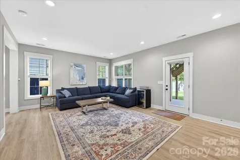 1413 Lomax Avenue Charlotte NC 28211