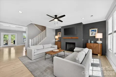 1413 Lomax Avenue Charlotte NC 28211