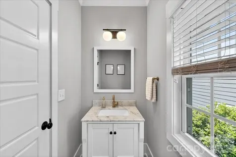 1413 Lomax Avenue Charlotte NC 28211
