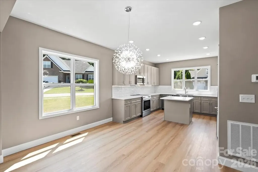 1033 12th Avenue Drive NW Hickory NC 28601
