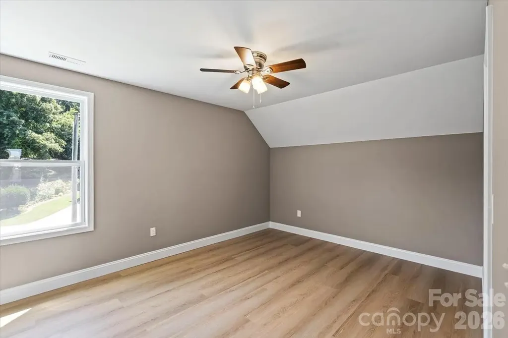 1033 12th Avenue Drive NW Hickory NC 28601
