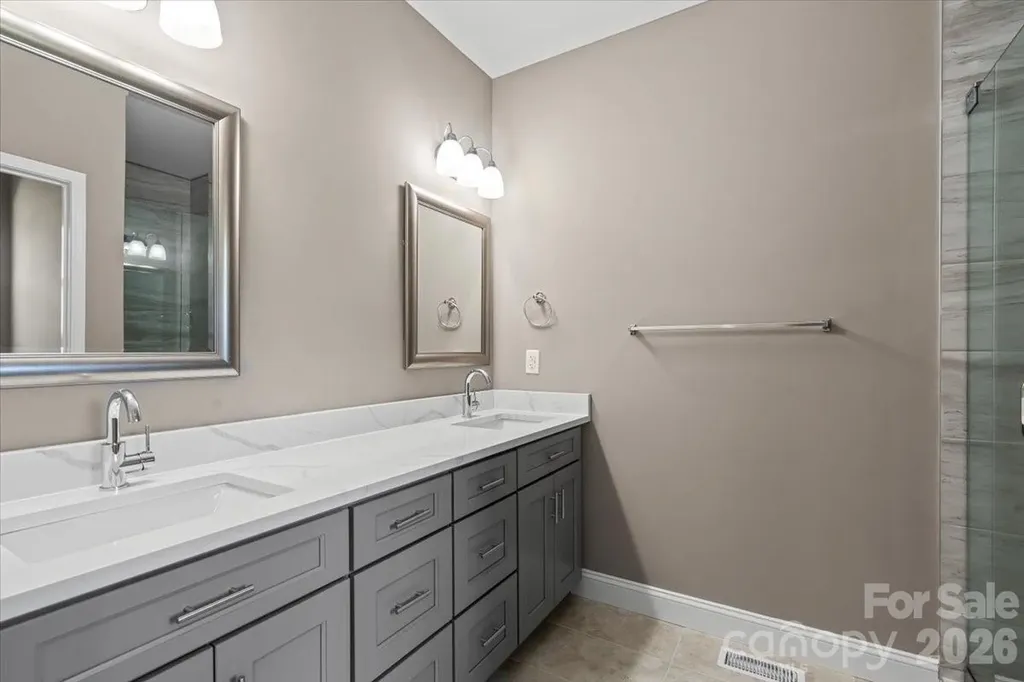 1033 12th Avenue Drive NW Hickory NC 28601