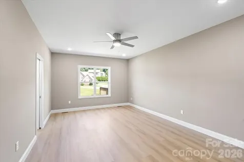 1033 12th Avenue Drive NW Hickory NC 28601