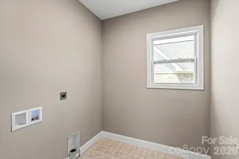 1033 12th Avenue Drive NW Hickory NC 28601