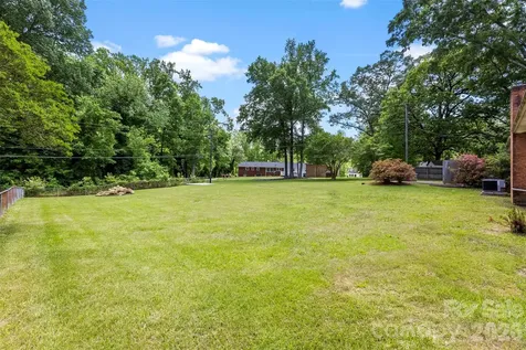 8315 Westbourne Drive Charlotte NC 28216