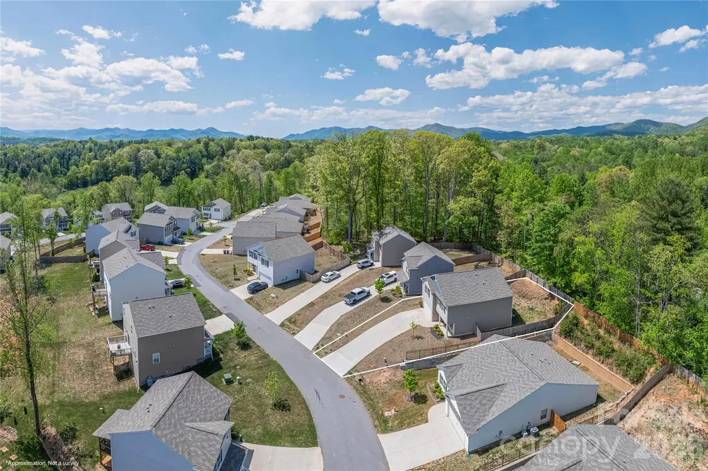 220 Roper Street Candler NC 28715