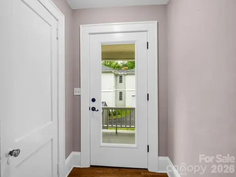 104 W Lake Avenue Hendersonville NC 28739