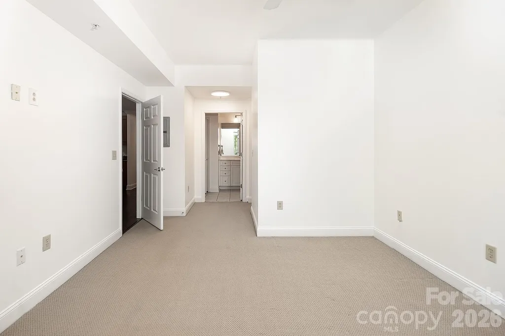 300 W 5th Street W Charlotte NC 28202