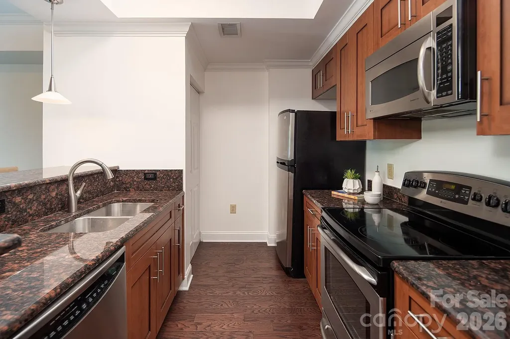 300 W 5th Street W Charlotte NC 28202