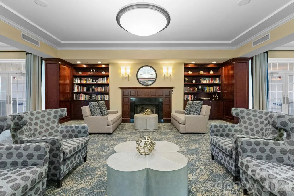 300 W 5th Street W Charlotte NC 28202