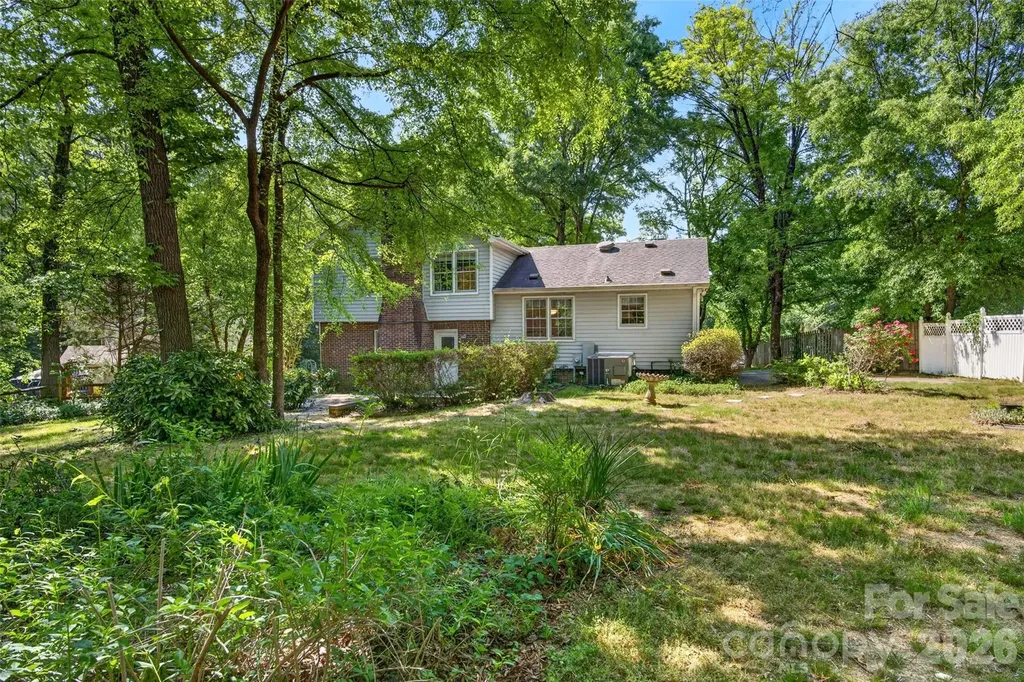 1511 Ormsby Court Charlotte NC 28211