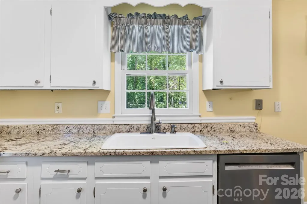1511 Ormsby Court Charlotte NC 28211