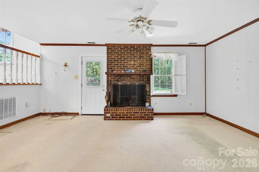 1511 Ormsby Court Charlotte NC 28211