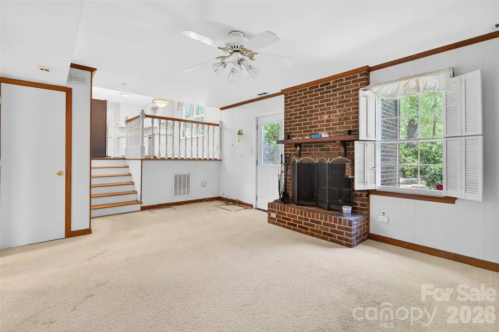 1511 Ormsby Court Charlotte NC 28211