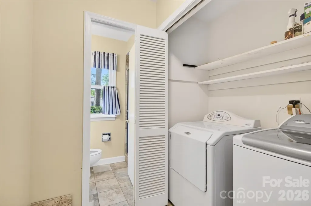 1511 Ormsby Court Charlotte NC 28211