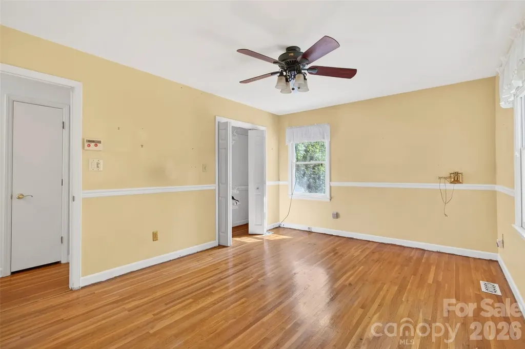 1511 Ormsby Court Charlotte NC 28211